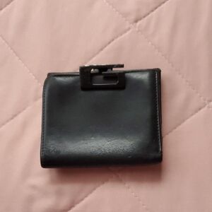 Vintage Gucci Black Leather Bi-Fold Wallet With G Clasp
